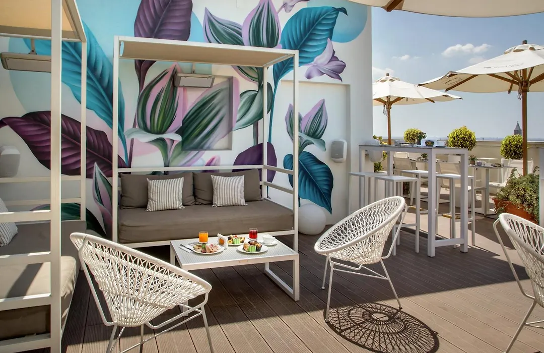 The Independent Hotel-1